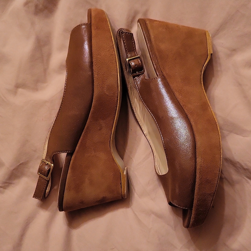 Sasha London rose brown iridescent leather & suede peep-toe wedges, size 8